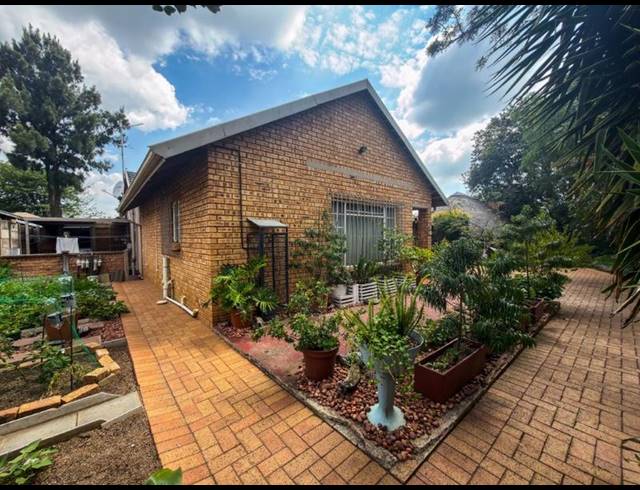 5 BEDROOM HOUSE FOR SALE IN BRACKENDOWNS